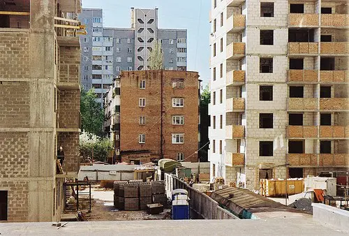 Soviet-coloured Building Site by tuyddatygl Verschattung des Grundstücks durch Neubau des Nachbarn
