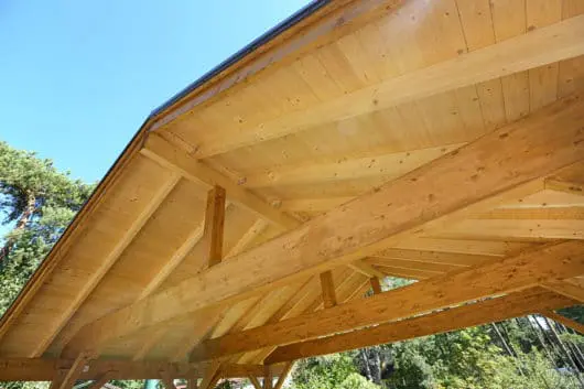 Beseitigung des Dachüberstandes eines Carports