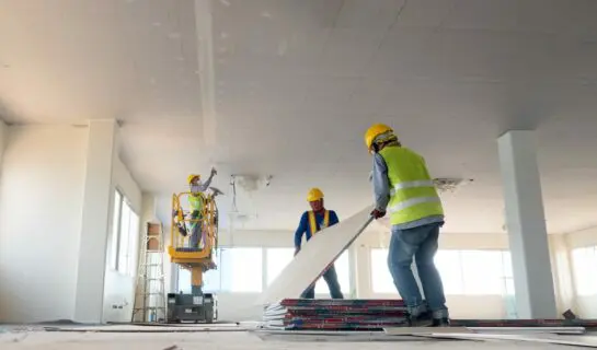 Bauträger übergibt Wohnung nicht termingerecht – Nutzungsausfallentschädigung für Erwerber