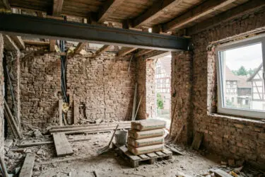 Widerruf eines Verbraucherbauvertrags: Wertersatz und Rückzahlung bei Sanierung