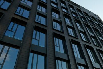 Rechtsschutz gegen Genehmigung eines Wohn- und Geschäftshauses in Mischgebiet