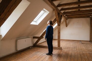 Nutzungsuntersagung für Dachgeschosswohnung: Vermietungsverbot bestätigt